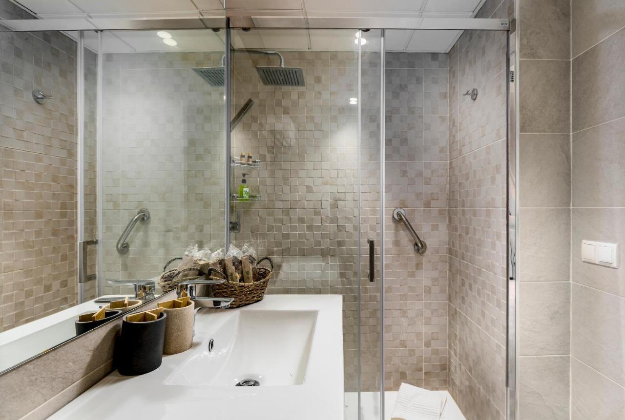 Apartamento Deluxe Con Piscina, Terraza & Parking Malaga Exterior photo